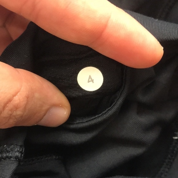 Lululemon Running In The City 7/8 Tight Black - Picture 6 of 9